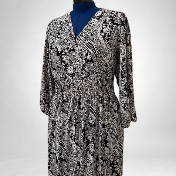 AVENUE Wrap style Black and White Knit Dress, Size 22/24 - Picture 2 of 7